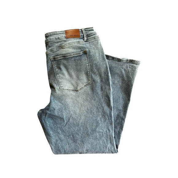 Judy Blue Plus High Rise Front Yoke Retro Wide Leg Light Wash 24W - Picture 5 of 9